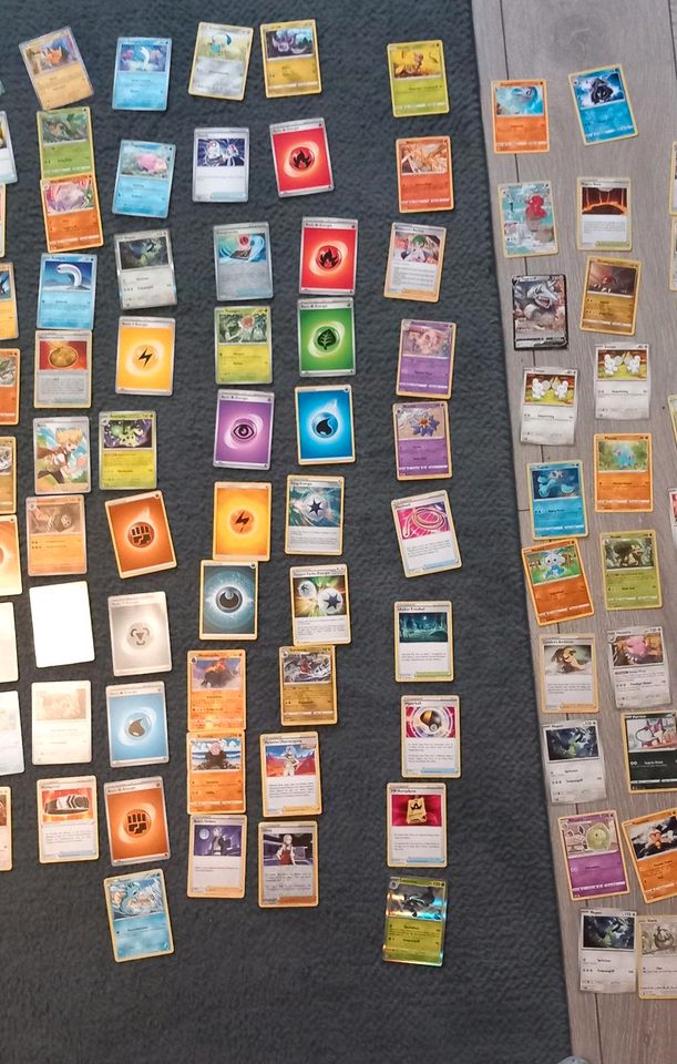 Pokemon Karten Sammlung 230 Stck. in Krefeld