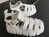 BUFFALO PLATEAU SANDALE  AVA FISHER WEISS  GR. 40 NEU Schleswig-Holstein - Ahrensburg Vorschau