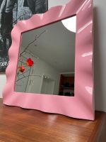 Broste Copenhagen Wavy Mirror Spiegel - pink, 100x70 cm Nordrhein-Westfalen - Horn-Bad Meinberg Vorschau