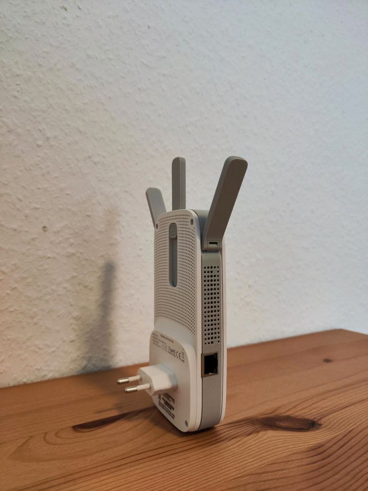 TP-Link WLAN Repeater RE450 in Kreuzau