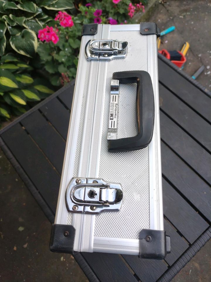 Koffer ich verkaufe einen Aluminium Koffer in Grünberg