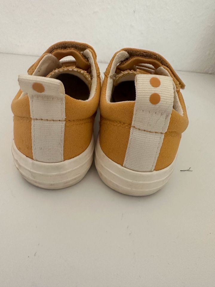 Kinderschuhe / Sneaker in Aachen