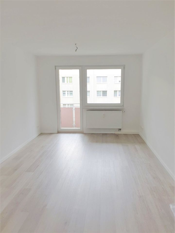 NEU renoviert: 3-Raum-Wohnung mit Balkon in ruhiger Lage in Gera