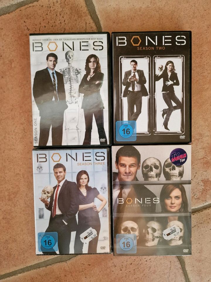 Bones Staffel 1-4 DVD top Zustand und neu Ovp in Kreuztal
