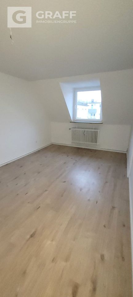 Renovierte 3-Zimmer Dachgeschosswohnung in Bremerhaven! in Bremerhaven