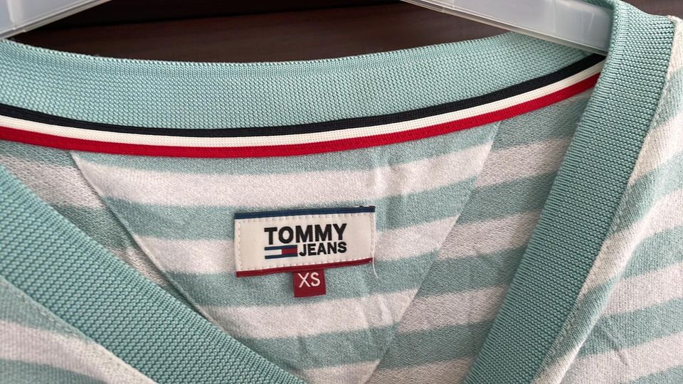 Tommy Hilfiger Tshirt Größe XS in Saarburg