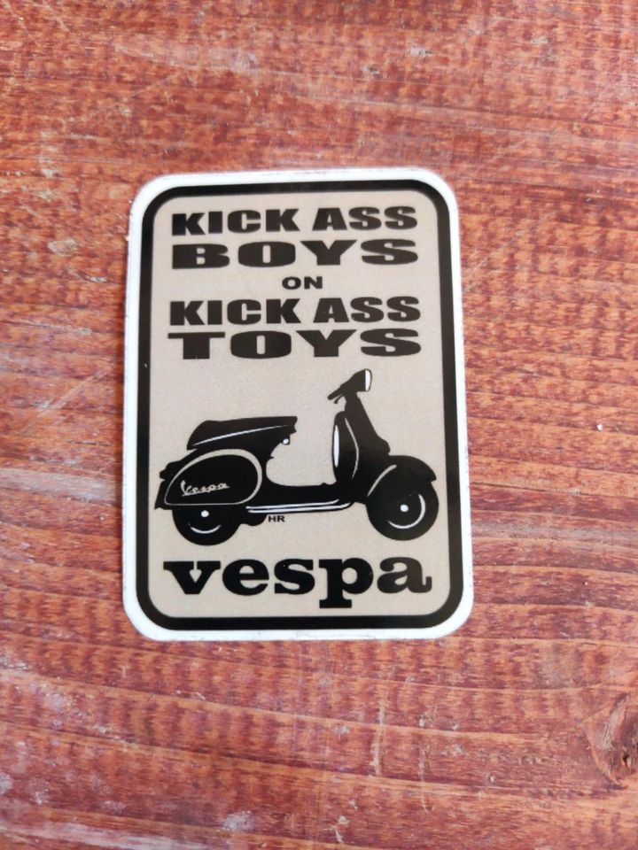 Aufkleber Vespa kick ass in Kißlegg