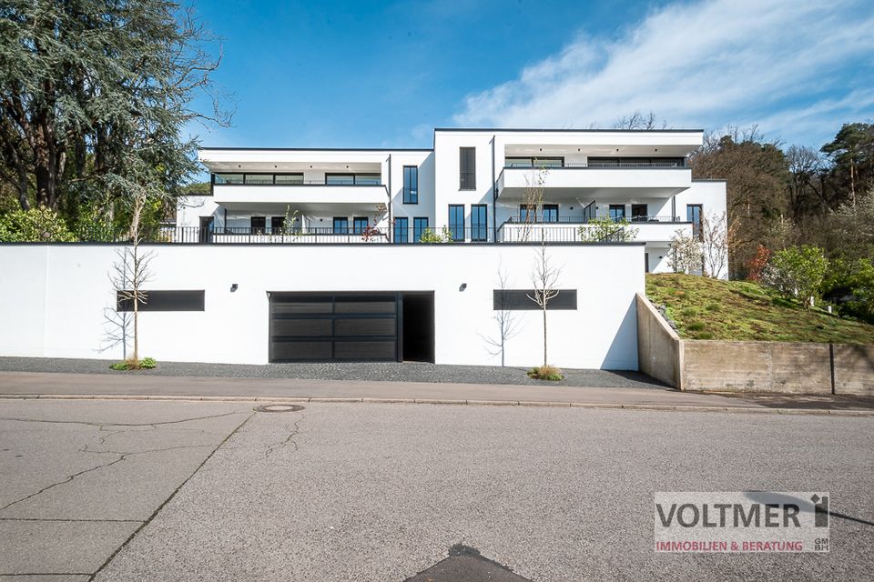 NEUBAU MIT STIL - Neubauwohnung mit überdachter Dachterrasse in gefragter Lage von Homburg! in Homburg