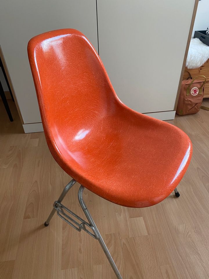 Herman Miller Fiberglas Stuhl DSR Eames Vintage in Mönchengladbach