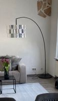 Lampe gebogen mit Lampenschirm in weiß + chrom / Ikea Saarland - Spiesen-Elversberg Vorschau