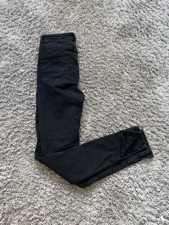 Skinny Jeans/ Hose/ High Waist/ schwarz/ Gr. XS, Gr. 34/Boot cut in Hamburg