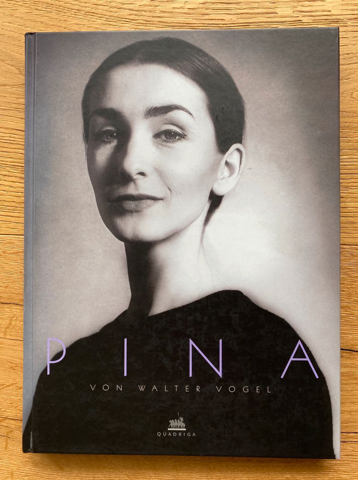 Walter Vogel, „Pina“, antiquarisches Buch gebunden in Grasbrunn