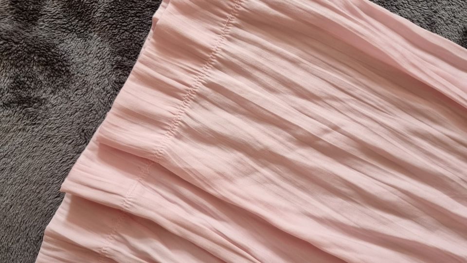 Luftig, weite sommerhose satin Plissee gr. Xs  pink in Leipzig