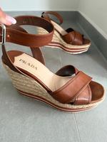 Prada  Sandalen/Keilabsatz Nordrhein-Westfalen - Harsewinkel - Greffen Vorschau