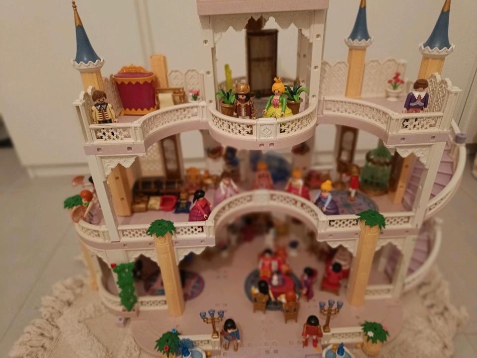 Playmobil 9878 ❤️ Traumschloss Princess mit ganz viel Zubehör in Hamburg