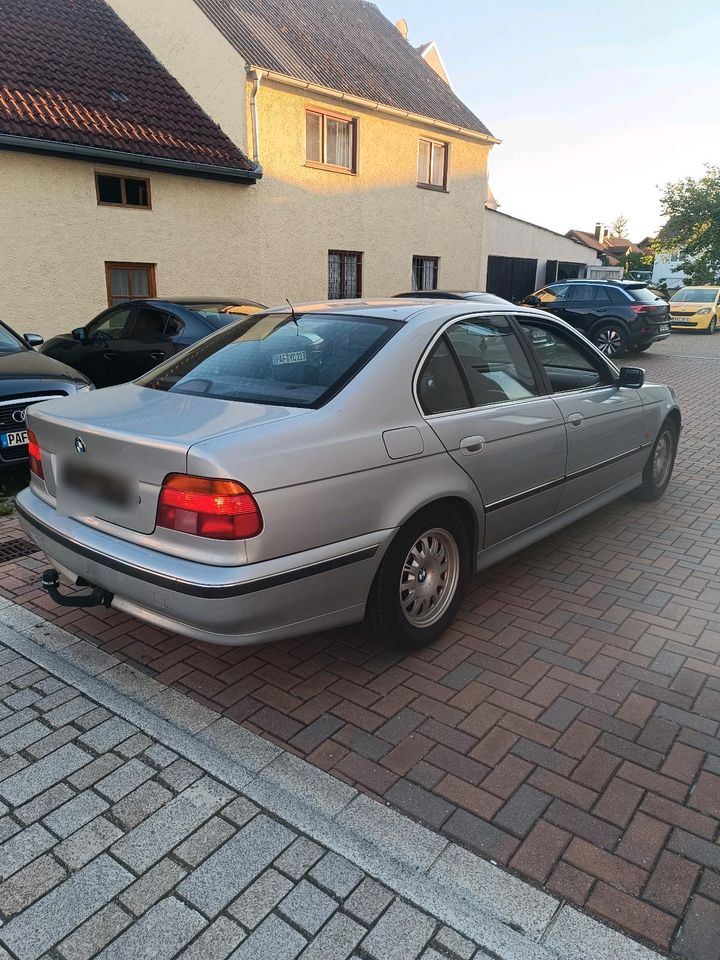 BMW 525 TDS in Mainburg