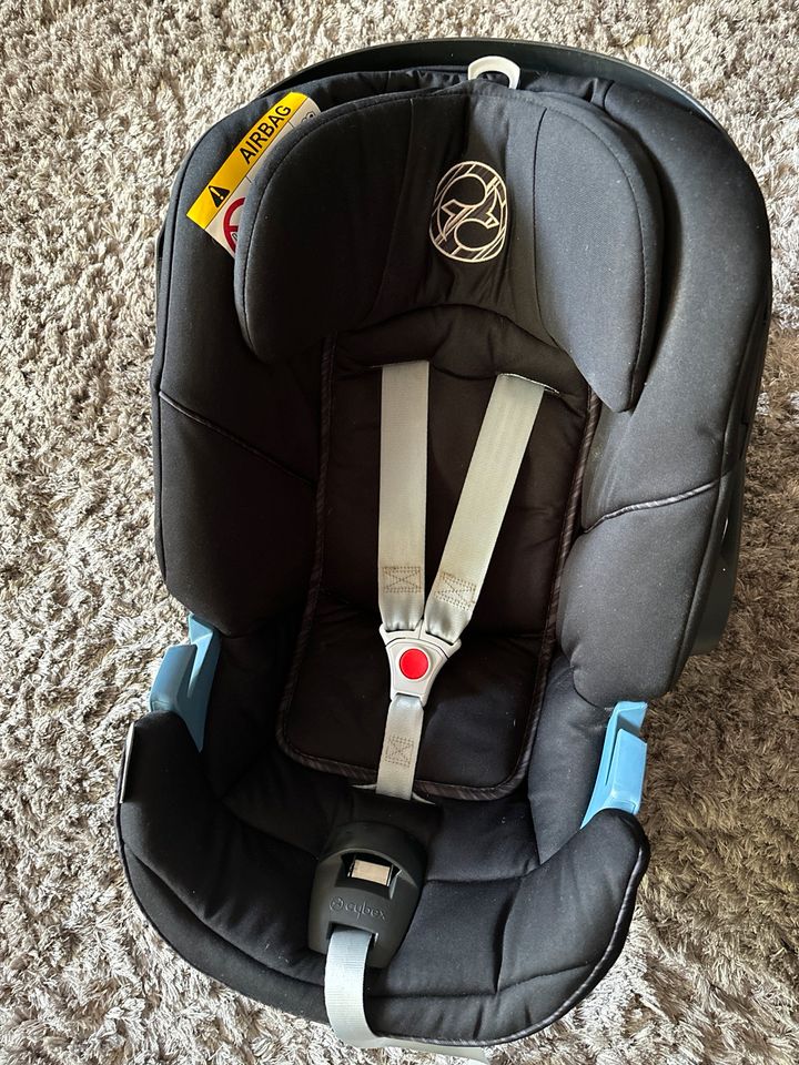 Cybex Babyschale Aton 5 in Hamburg