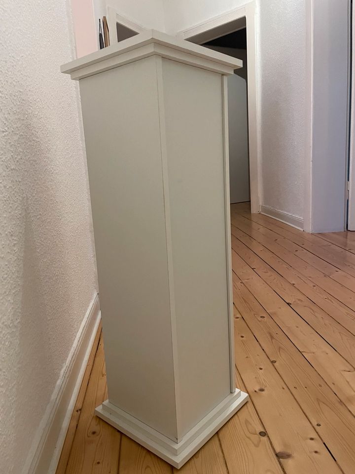 Möbelstück "Säule" weiß, aufklappbar in Hannover