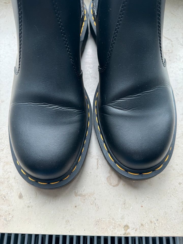 Dr. Martens Stiefelette vegan Größe 45 in Hannover