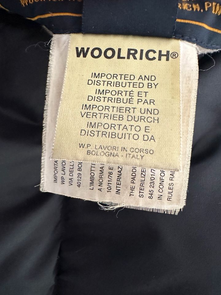 Woolrich Herren Daunen Wende Weste Schwarz Olive Größe L in Hamburg