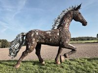 Pferd aus Recycling Metall, Metallskulptur "Trotting Horse" Nordrhein-Westfalen - Witten Vorschau