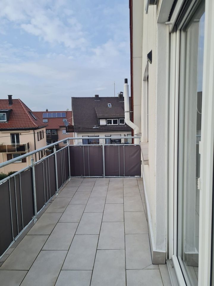 Helle 2,5-Zimmer Dachgeschosswohnung mit Balkon in S-Vaihingen in Stuttgart