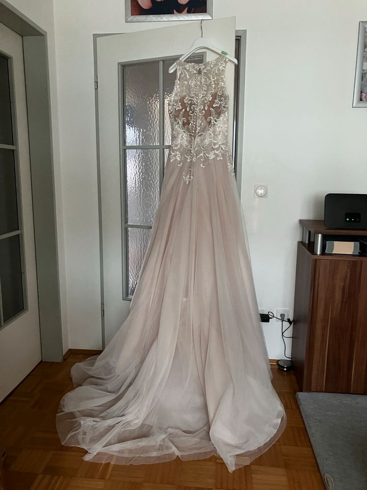 Brautkleid Farbe Blush in Plattling