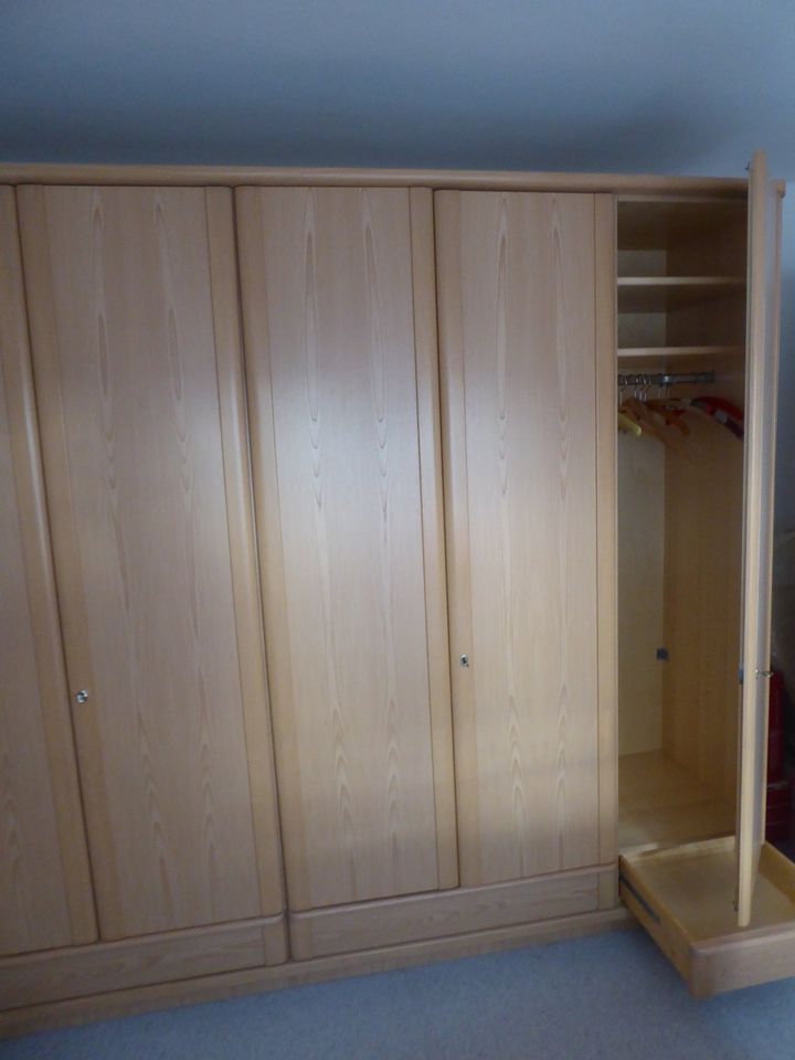 Schlafzimmer Schrank 5türig mit 3 Schubladen Kleiderschrank in Reutlingen