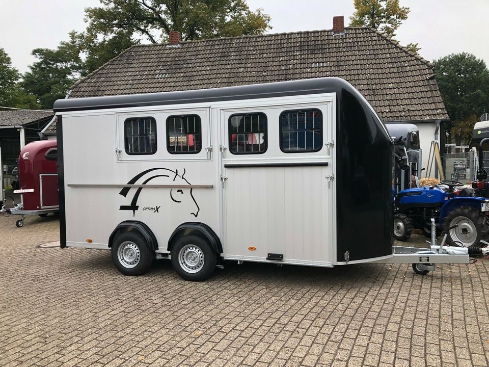 MESSEPREISE PFERDEANHÄNGER CHEVAL LIBERTE, CARELINER in Bremen