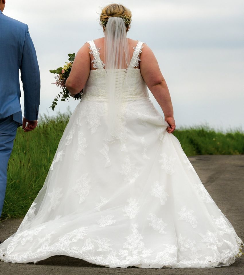 Hochzeitskleid "Amelie Bridal" Gr. 52 in Arnsberg