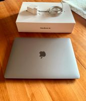Apple MacBook Air M1 (2020) 16 GB RAM, 256 GB in Space Grau Essen - Steele Vorschau