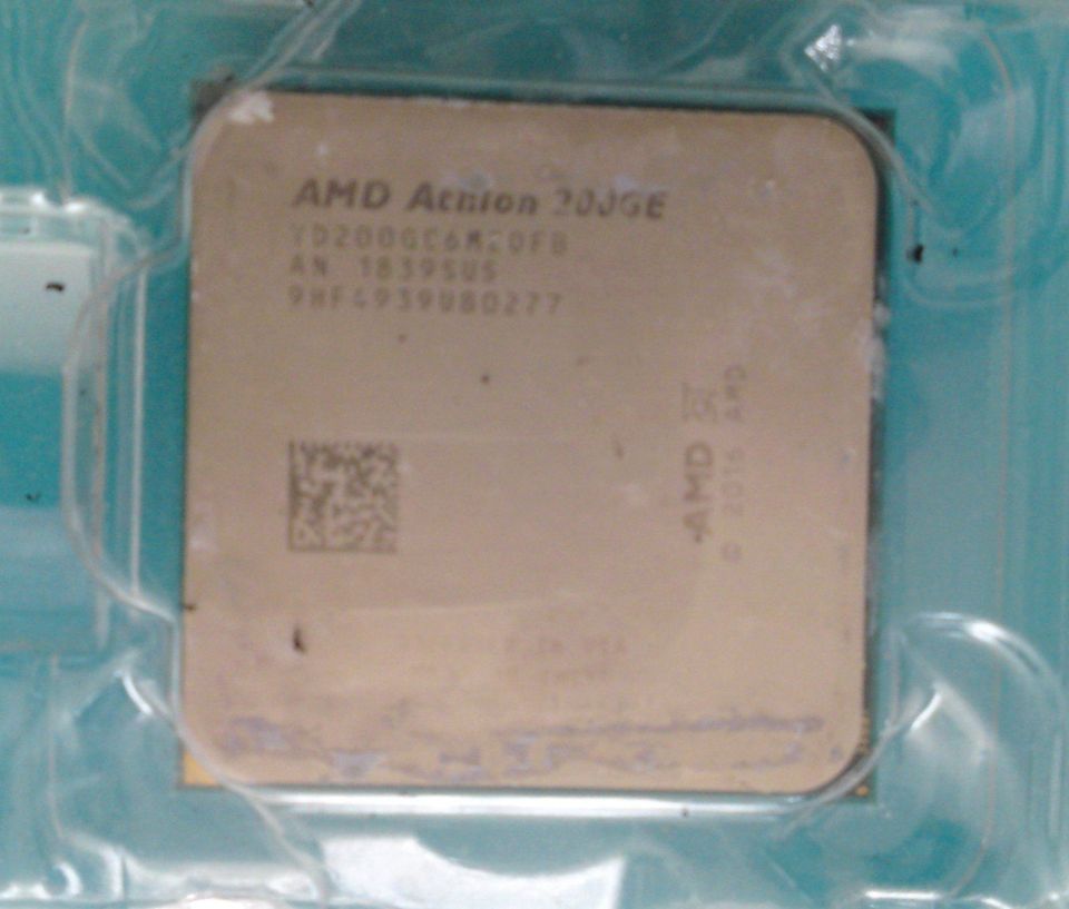 AMD Athlon 200GE⭐3.2 GHz⭐AM4⭐nur 35 Watt Stromverbrauch in Duisburg