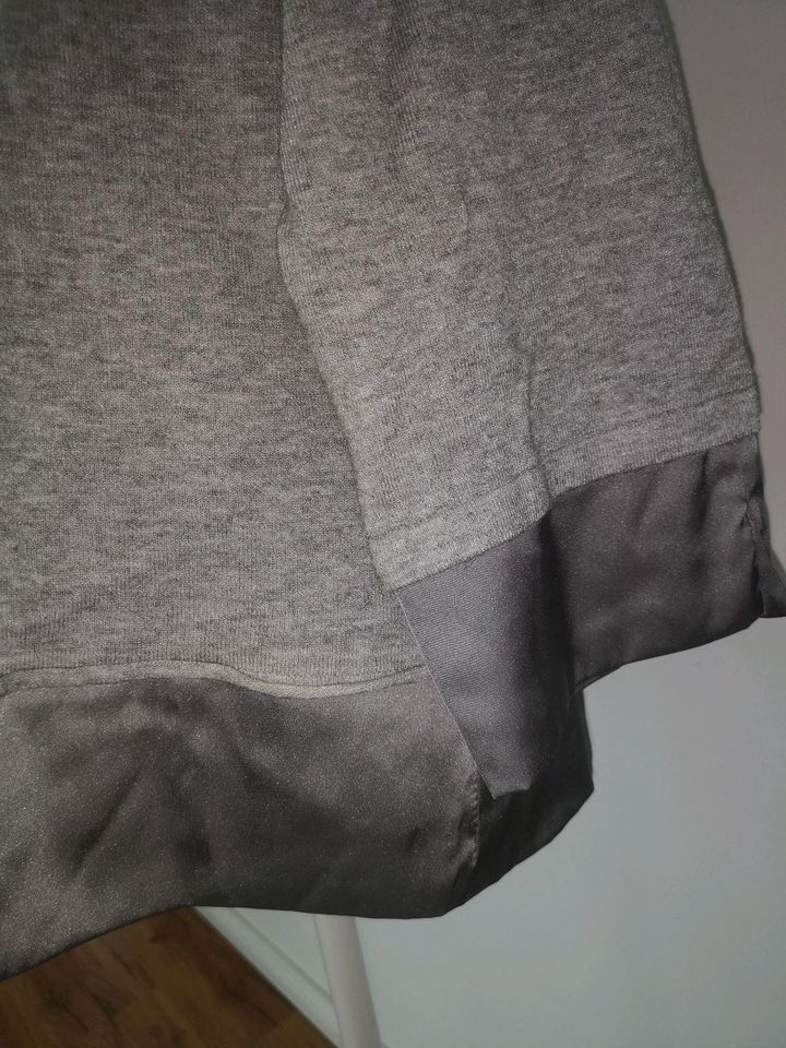 Neu Rinascimento Pullover grau Sweatshirt Gr 38 M in Waghäusel