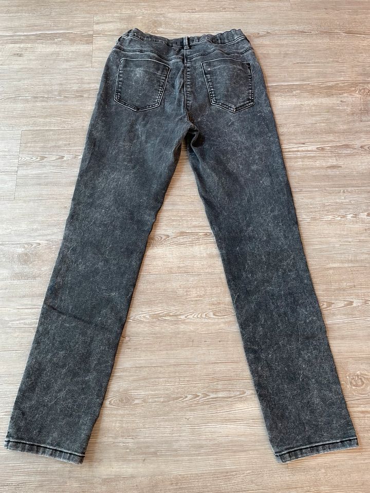 S.Oliver Jeans Gr. 164 in Leck