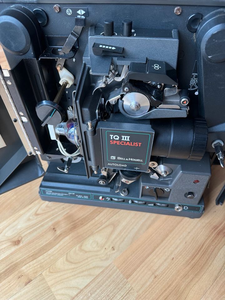 Bell & Howell TQ III Specialist 16mm Filmprojektor, Japan in Bremen