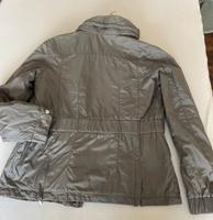 Sportliche Esprit Jacke Gr. 38 mit passenden neuem Loopschal Bayern - Wiesau Vorschau