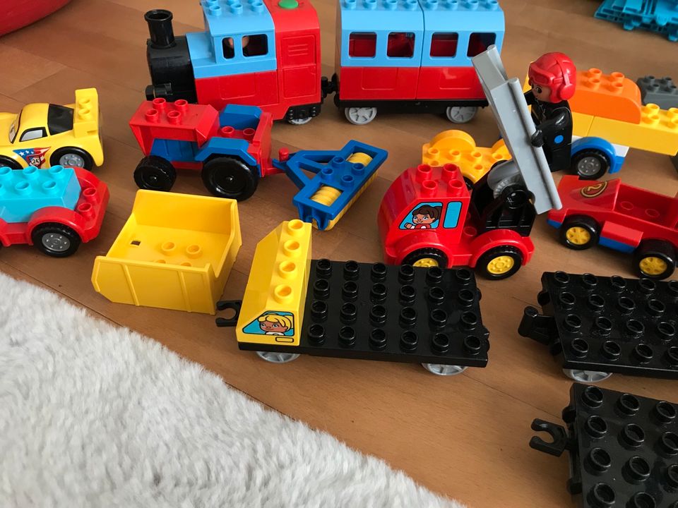 Lego Duplo Bahnschienen Kinder Spielzeug Zubehör in Rietberg
