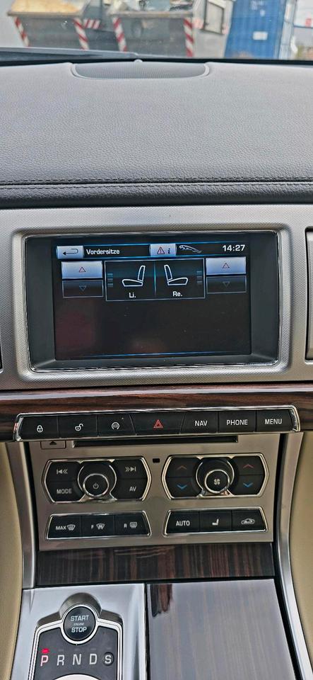Jaguar XF 3.0 V6 Kompressor 340 PS BTH LEDER CAM NAVI BI-X in Schwäbisch Gmünd