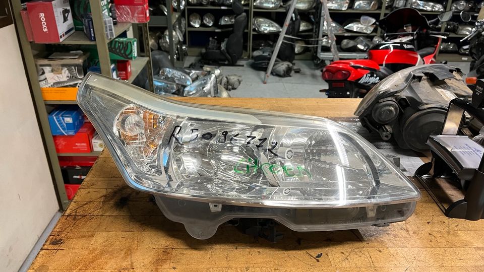 Citroen C4 Halogen Scheinwerfer vorne rechts 9684382280 in Langenhagen