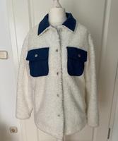 Flauschige weiße Teddy-Jacke von Benetton Gr. S/36 Kr. München - Planegg Vorschau