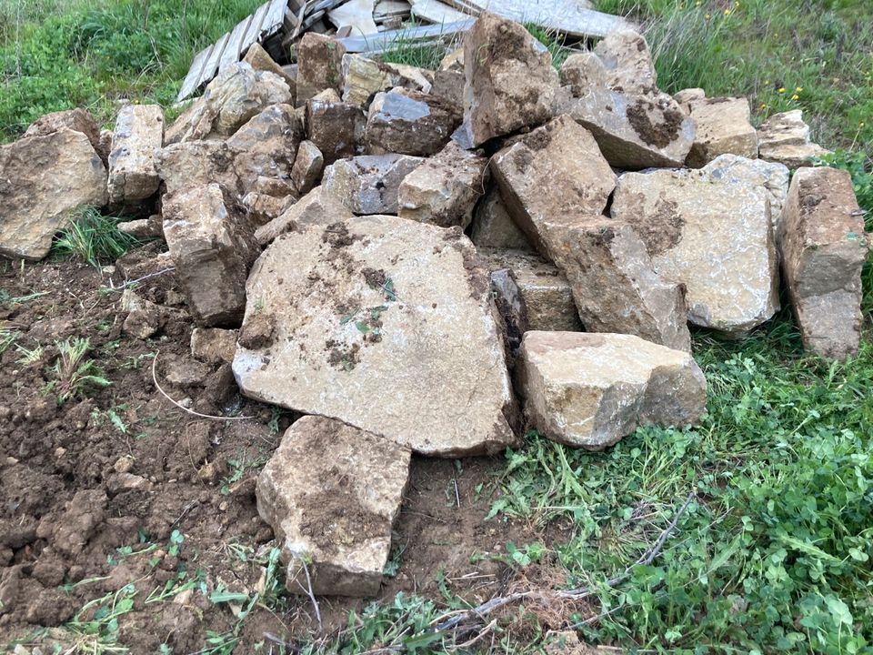 Steine für Bruchsteinmauer Garten Deko in Waldbrunn