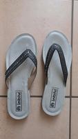 Schuhe Damen Flipflop nagelneu Gr. 41 Nordrhein-Westfalen - Geseke Vorschau