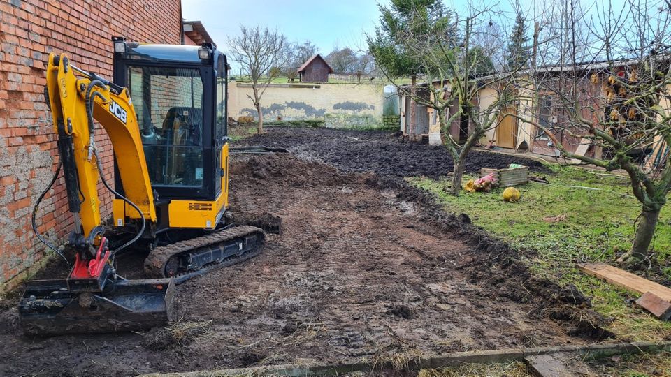 Biete Tiefbau Baggerarbeiten Erdarbeiten für Gartenbau in Schlotheim