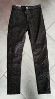 Neu! Echter Hingucker H&M Schwarze Jeanshose  Glitzer Gr. 152 Sachsen - Coswig Vorschau