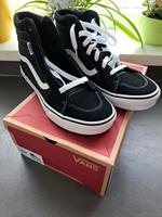VANS, NEU, in Gr. 39 Hessen - Staufenberg Vorschau