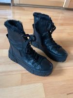 Neu Tamaris Plateau Boots Gr. 39 schwarz Stiefelgefüttert Leder Köln - Ehrenfeld Vorschau