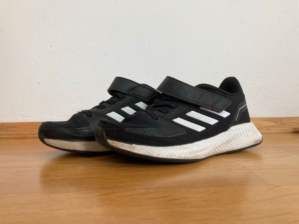 adidas Turnschuhe | Gr. 28 in München