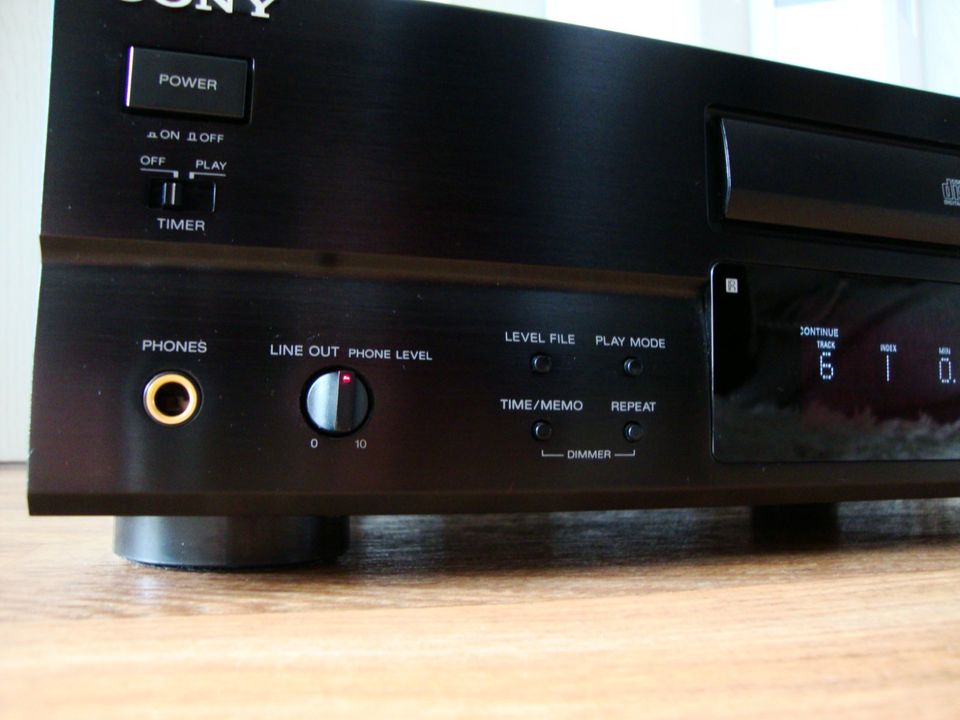 SONY CD Player CDP-X 303 ES mit BDA,FB in Neuötting