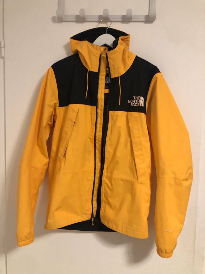 The North Face 1990 Mountain Q Jacke Gelb Größe S in Hannover