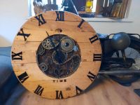 Wanduhr Kabeltrommel groß Uhr Holz 90 100 cm Nordrhein-Westfalen - Olpe Vorschau